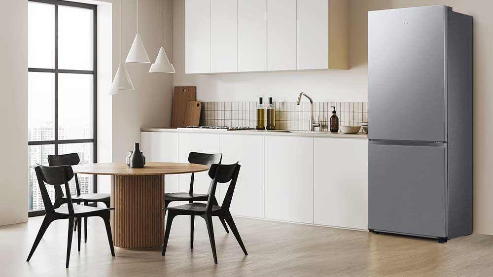 Kombinovaná chladnička Samsung v interiéru_03