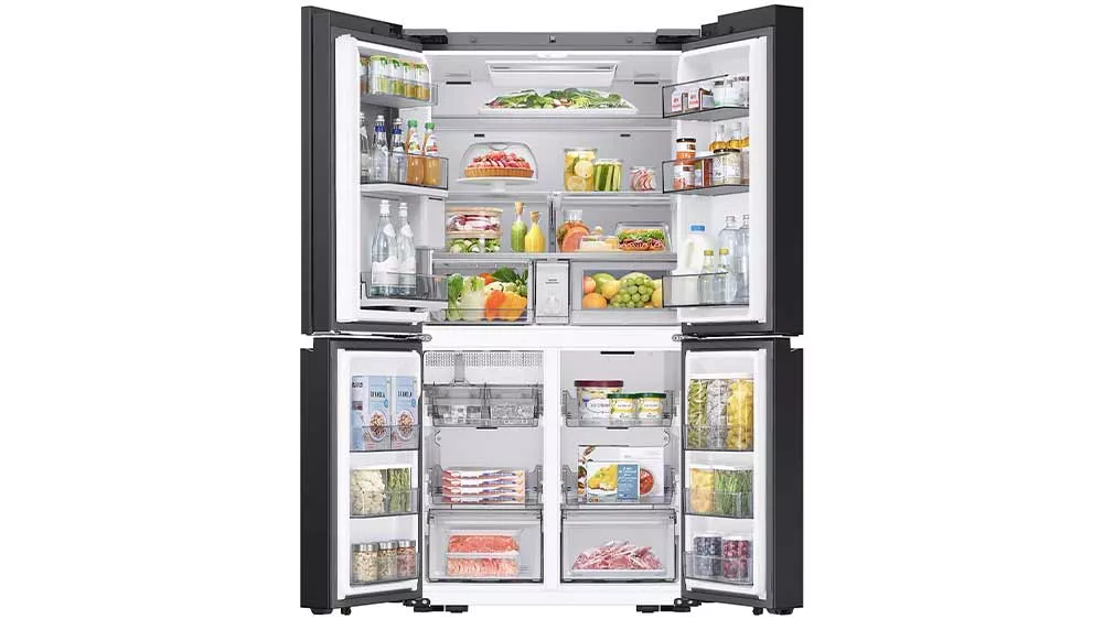 Vnitřn&iacute; prostor americk&eacute; chladničky Samsung RM90F67CECEO_03