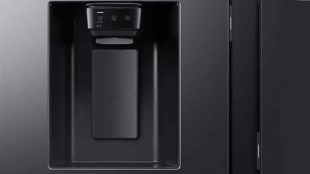 Dávkovač vody a ledu u americké lednice Samsung RS80F64KEFEO1_03