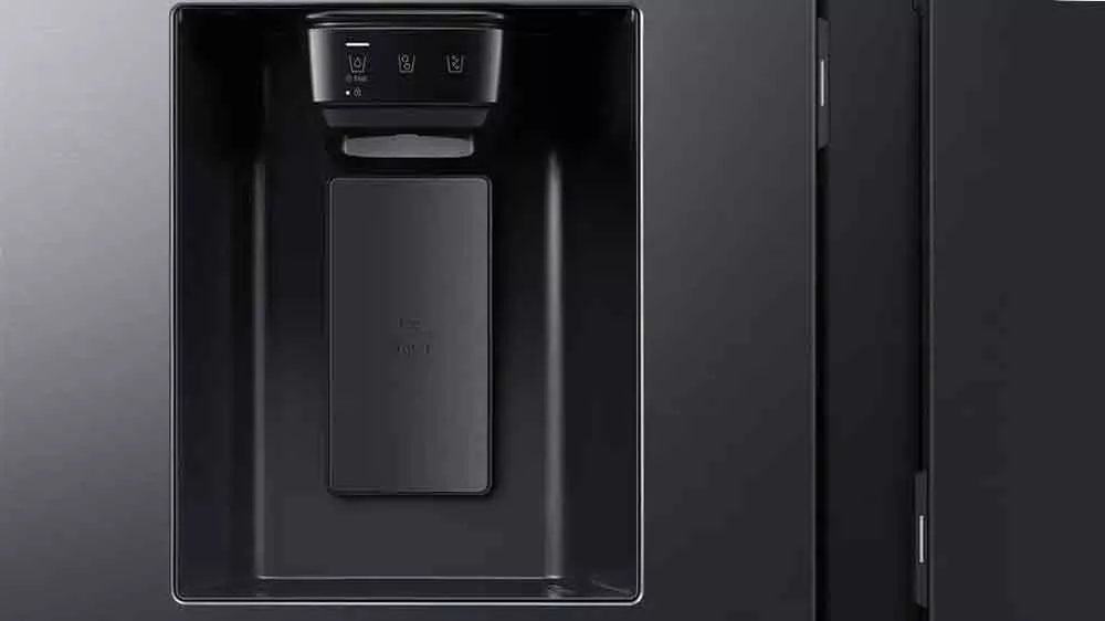 D&aacute;vkovač vody a ledu u americk&eacute; lednice Samsung RS80F64KEFEO1_03