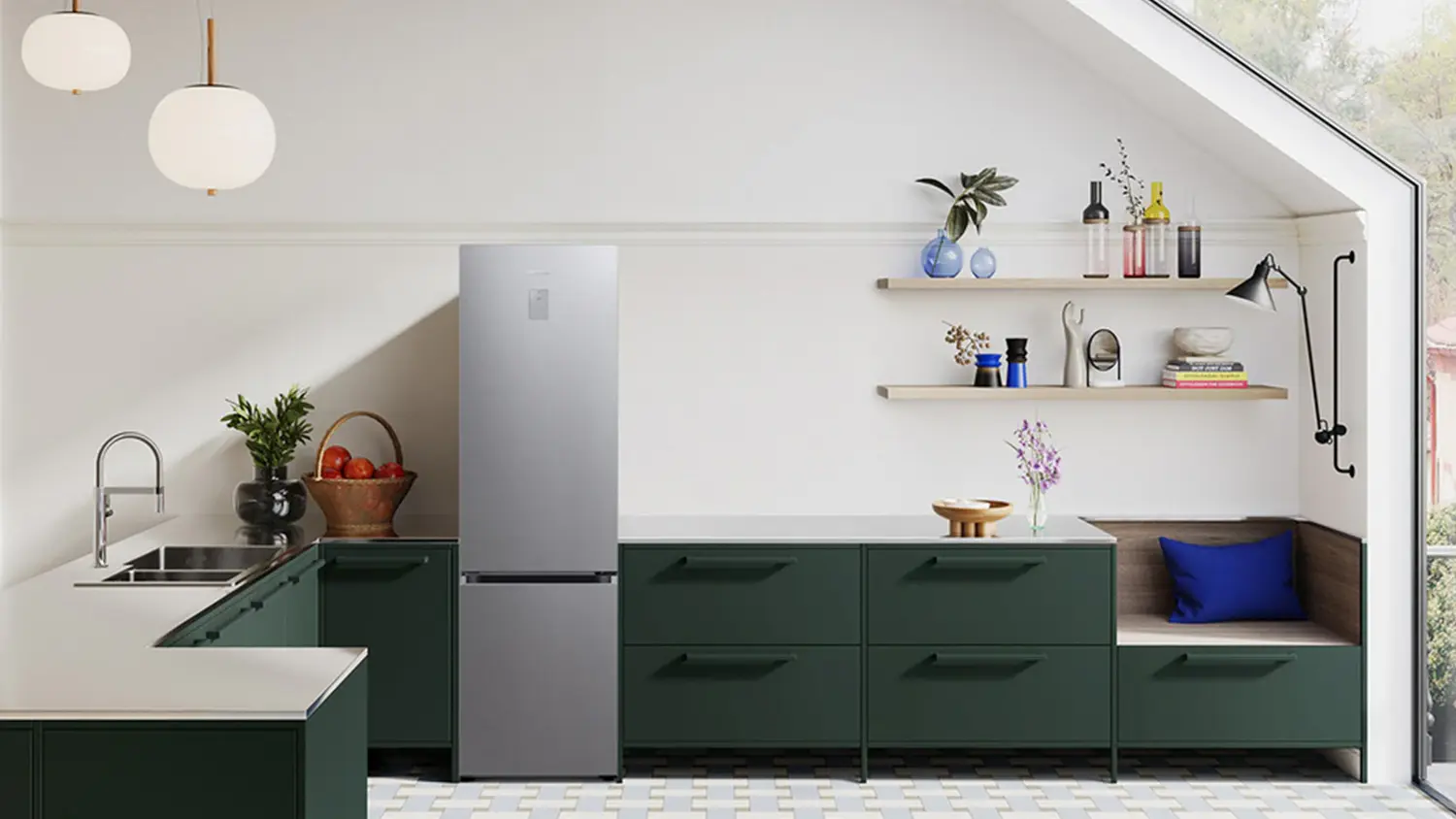 Kombinovaná chladnička Samsung RL38C776ASR/EF umístěná v kuchyni