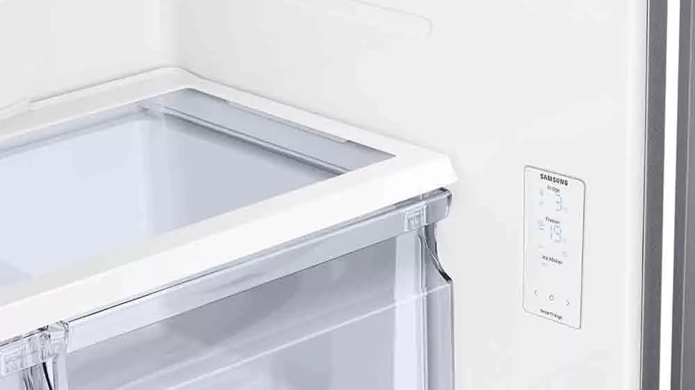 Ovldac panel uvnitř lednice Samsung_02