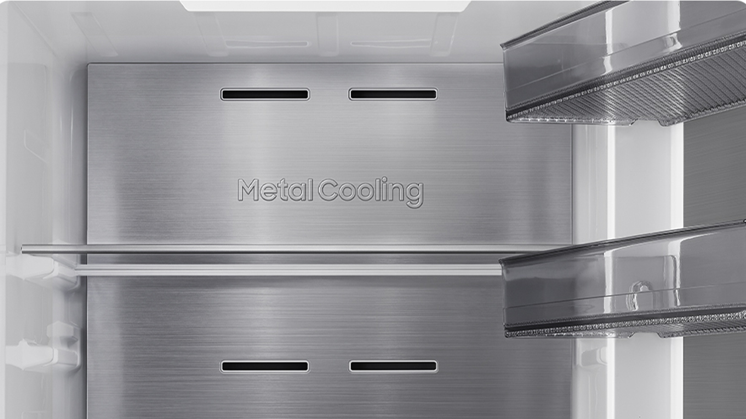 Fotka s detailem na kovový panel Metal Cooling, který obnovuje tepelné ztráty