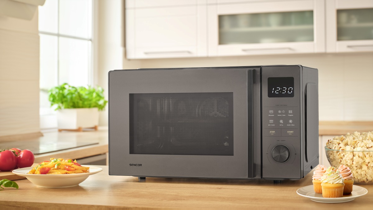 Mikrovlnn&aacute; trouba Sencor SMW 6025BK, čern&eacute; proveden&iacute;, objem 25 l, dotykov&yacute; panel a LED displej