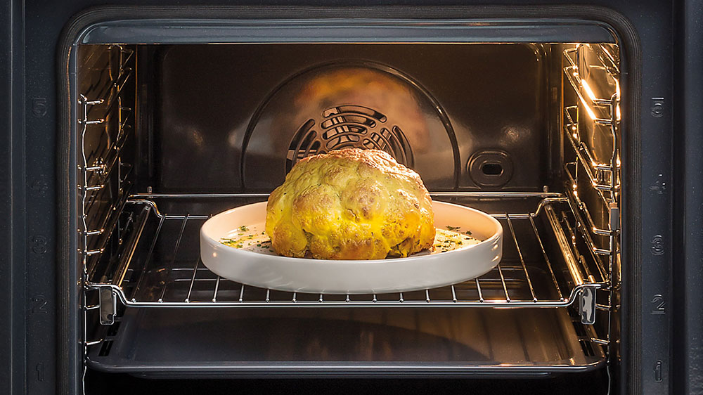 Pečen&yacute; pokrm v troubě WHIRLPOOL AKZ9S 8270 FB_04