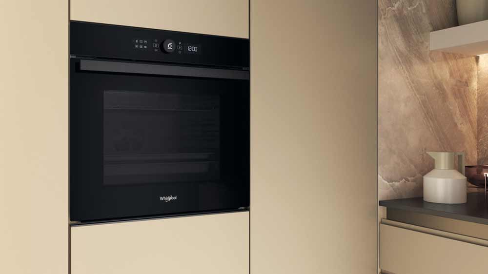Vestavná trouba Whirlpool WOI4S8CM1SBA v interiéru_02