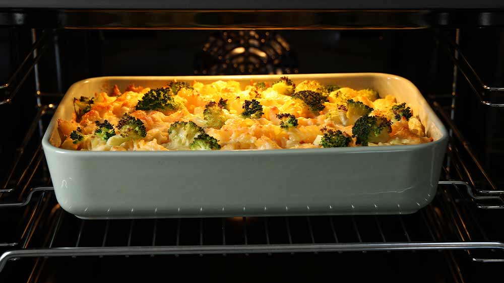 Zapečen&eacute; těstoviny s brokolic&iacute; v troubě_03