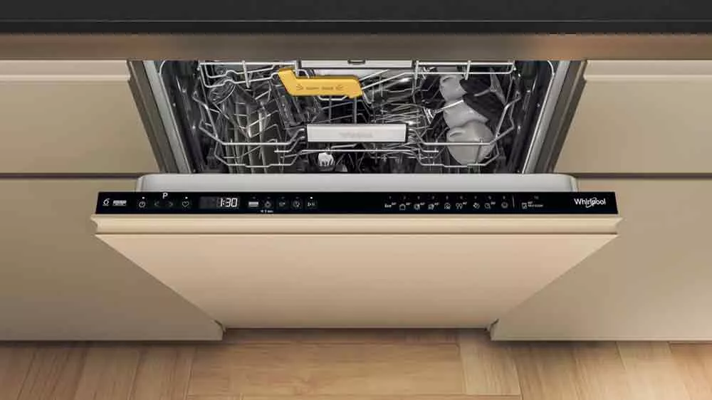 Pootevřen&aacute; myčka Whirlpool WH8IA15AM6L0 v kuchyni_03