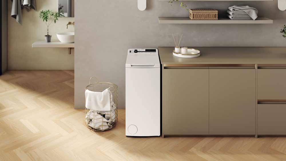 Pračka s vrchním plněním Whirlpool TDLRB 6261BS CS/N v interiéru_02