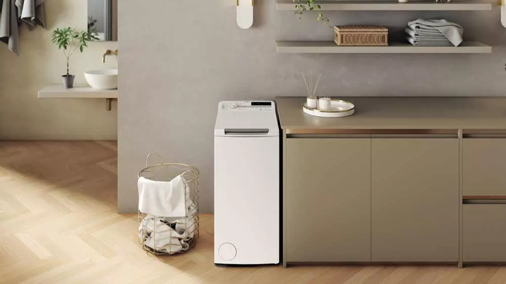 Pračka s vrchním plněním Whirlpool EELT 7150 EU v interiéru_02