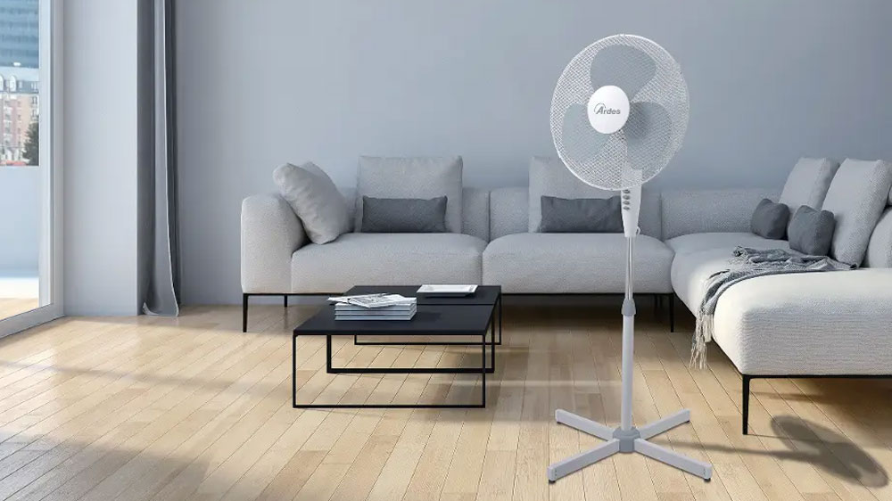 Stojanový ventilátor Ardes EASY EA40PW v obýváku_02
