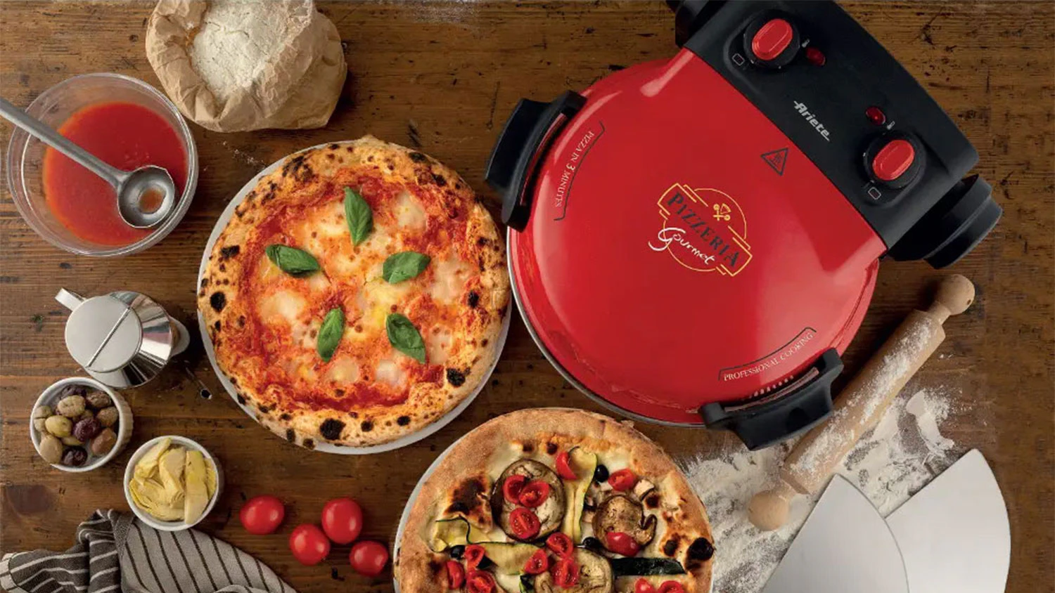 Pec na pizzu Ariete ART 934 a dve pripraven&eacute; pizze
