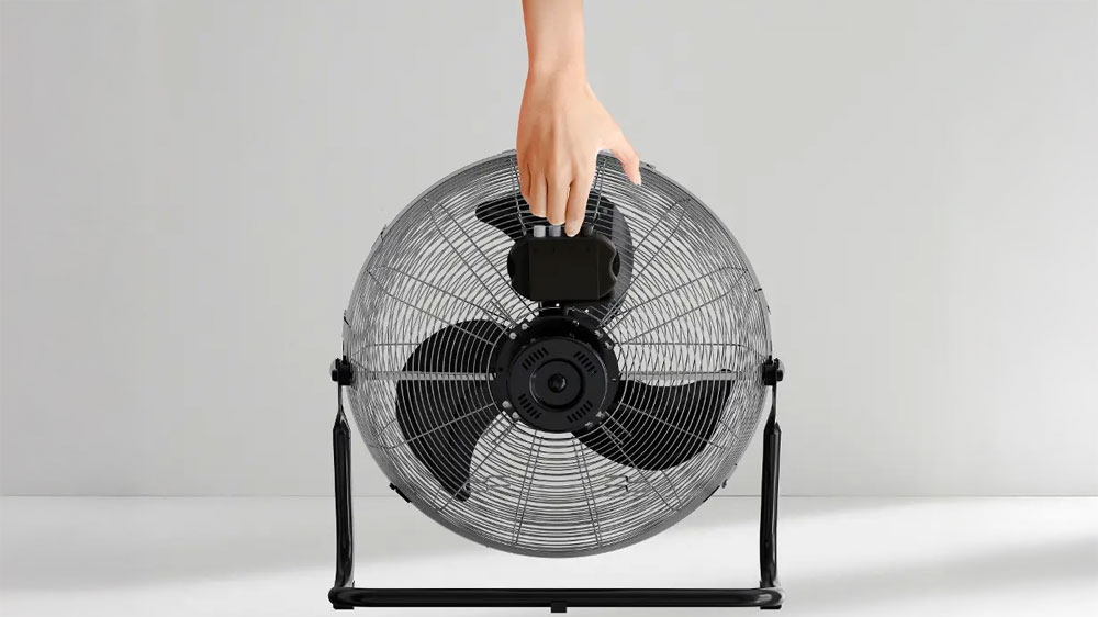 Ovládání podlahového ventilátoru Black+Decker BXEFF122E_03