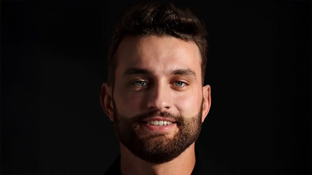 Muž ostř&iacute;han&yacute; zastřihovačem vlasů Braun Series 5 HC5550_03