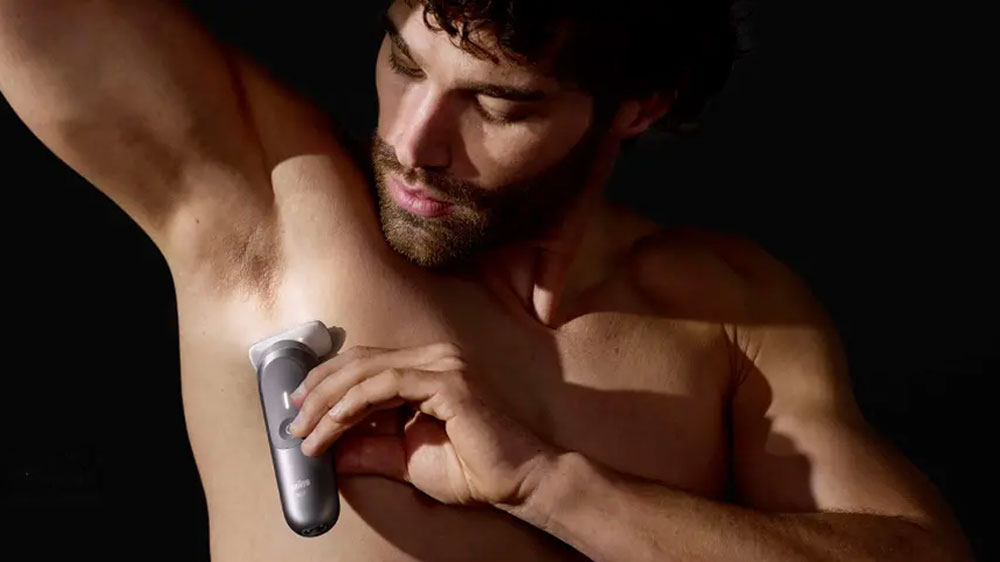 Muž používající zastřihovač Braun BG7550_03