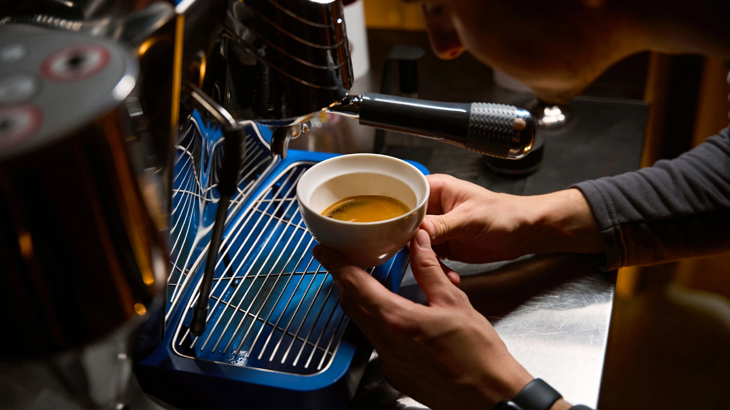 Čerstv&aacute; k&aacute;va z k&aacute;vovaru