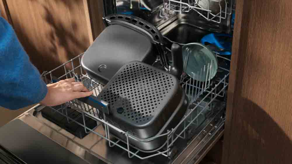 Časti teplovzdušnej fritézy Electrolux EAF5B v myčke_04