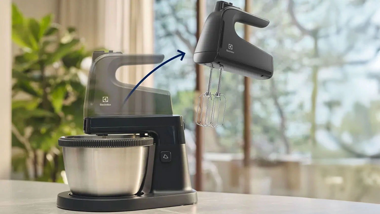Ruční šlehač ELECTROLUX Mattino 2.0 ESM4B detail ruční jednotky