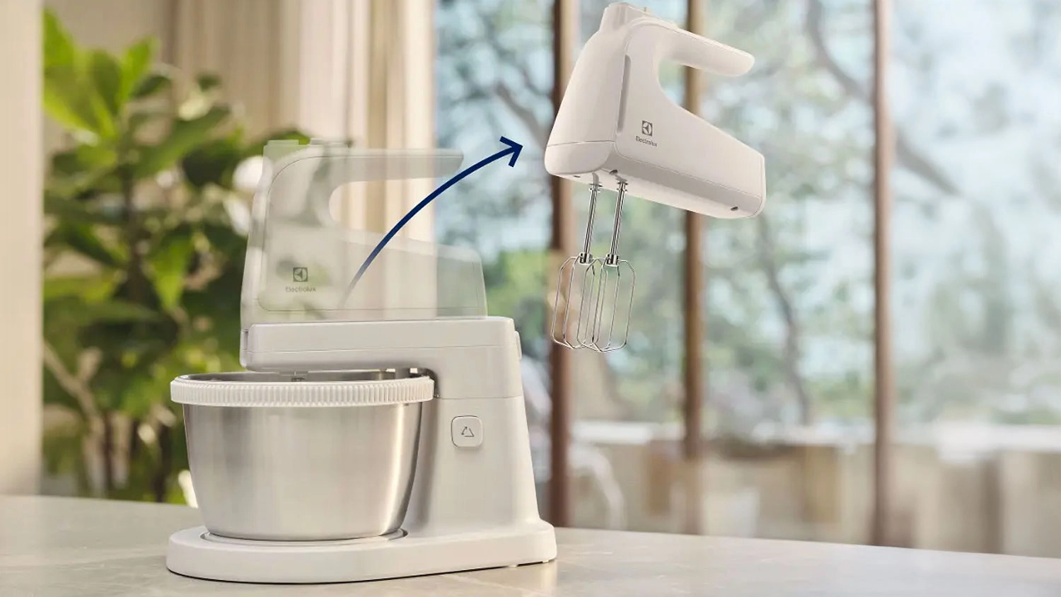 Ruční šlehač ELECTROLUX Mattino 2.0 ESM4W detail ruční jednotky