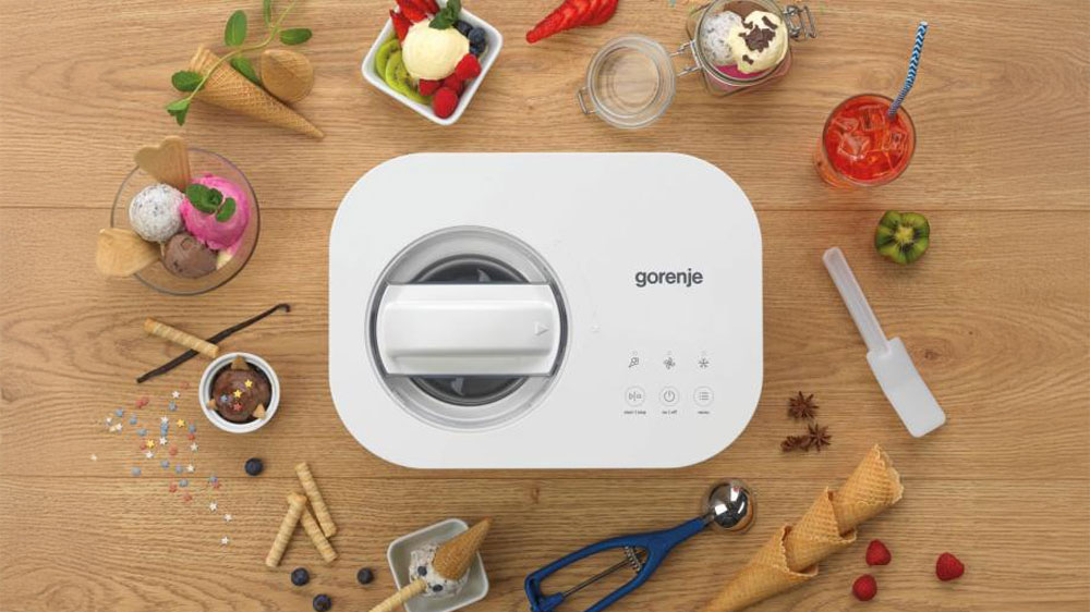 Výrobník zmrzliny Gorenje ICM10W na kuchyňské lince, pohled z vrchu_04