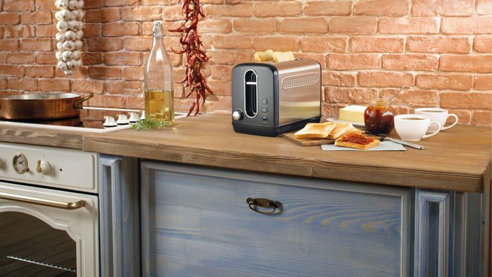 Topinkovač Gorenje T1100CLBK na kuchyňské lince_02