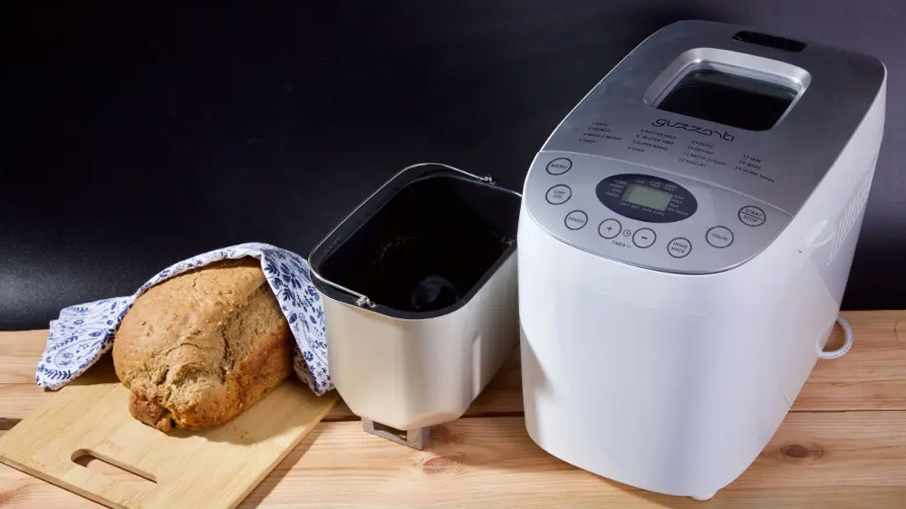 Pekárna chleba Guzzanti GZ 635 s nádobou a upečeným chlebem_02