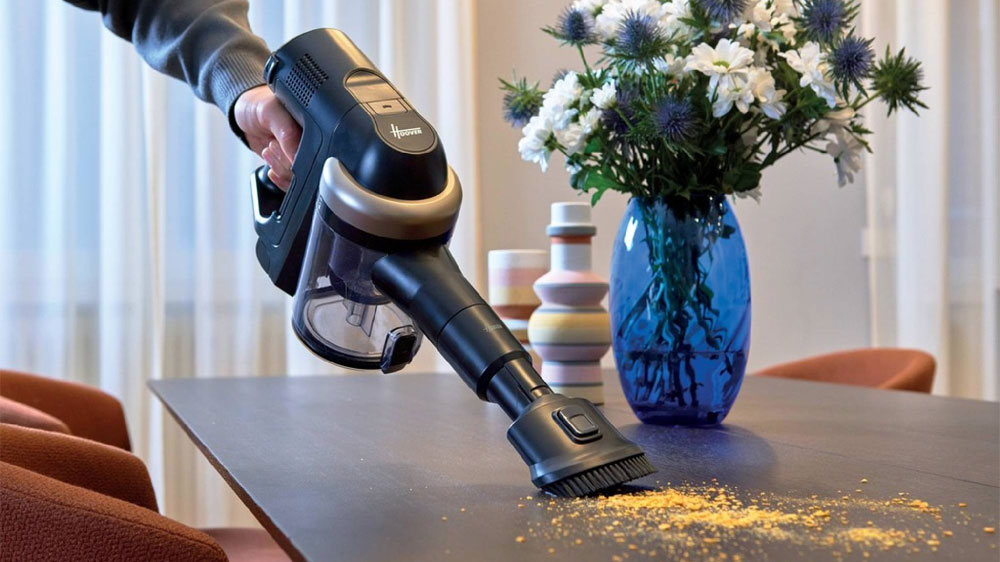 Tyčový vysávač 2v1 Hoover HF4P10P 011_03