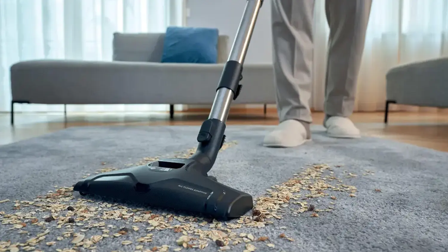 Vysávač HOOVER HP210P 011 HP2 PET v obývačke
