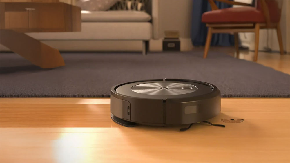 Robot Roomba při vysávání_02