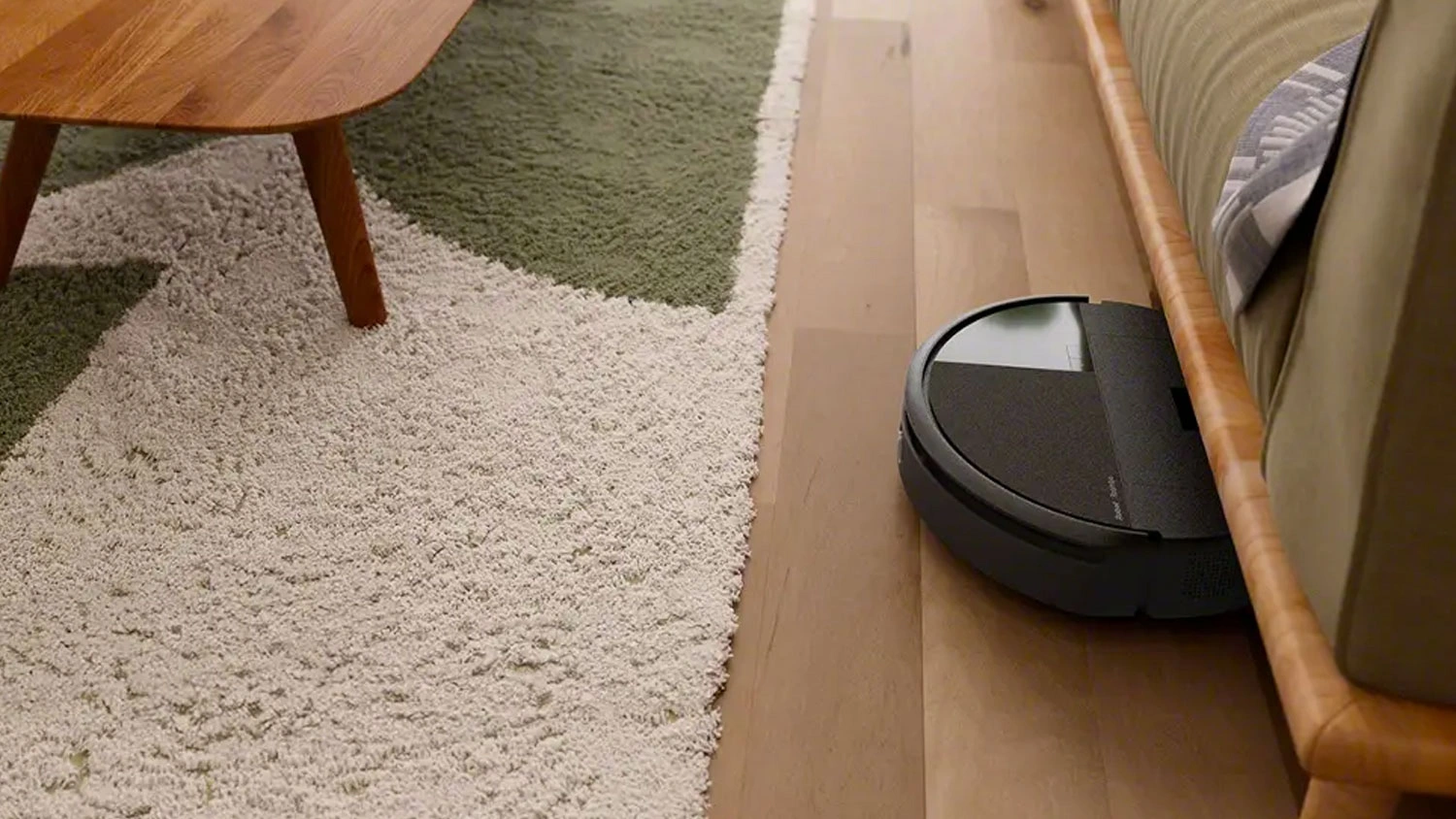 Vysavač iRobot Romba vys&aacute;v&aacute; podlahu