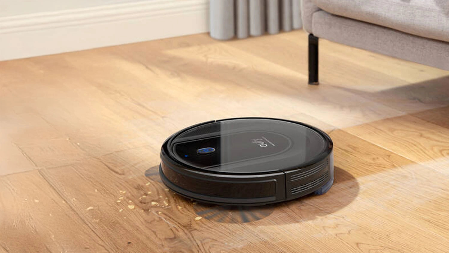 Vysavač Eufy RoboVac na podlaze
