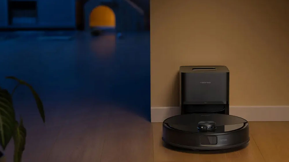 Robotický vysavač Roborock Q7 BF+ black v nabíjecí stanici_05