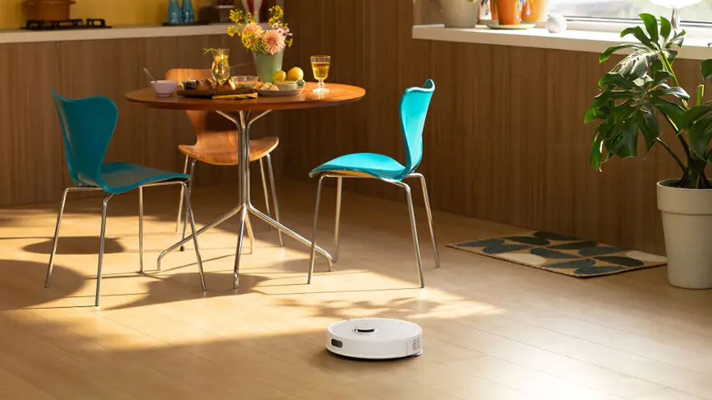 Vysávání obýváku s robotickým vysavačem RoborocK Q10 VF+_04