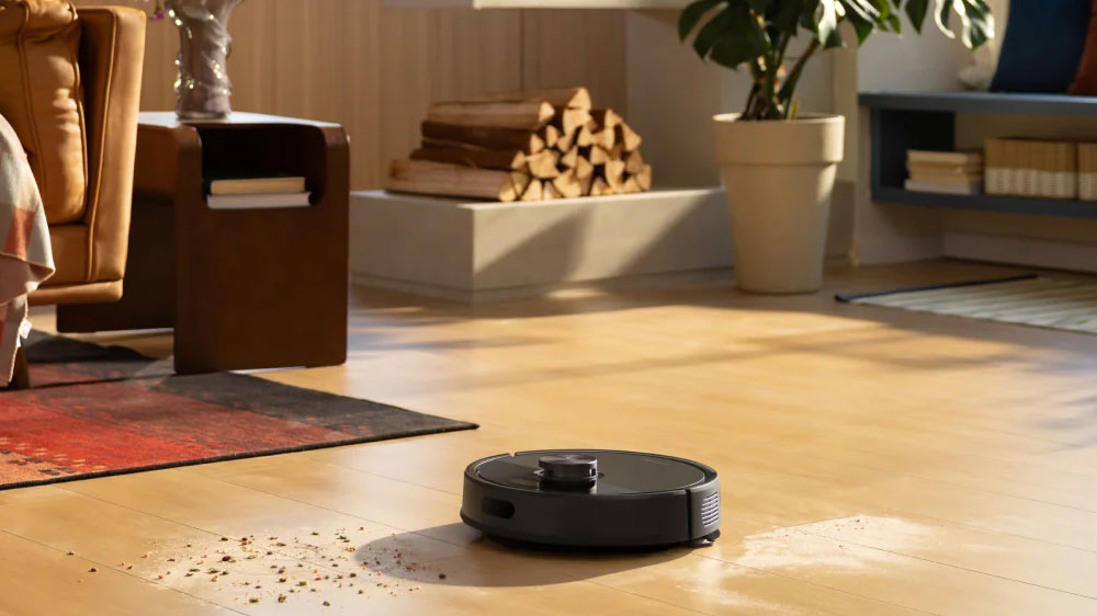 Vysávání obýváku s robotickým vysavačem RoborocK Q10 VF+ Black_04