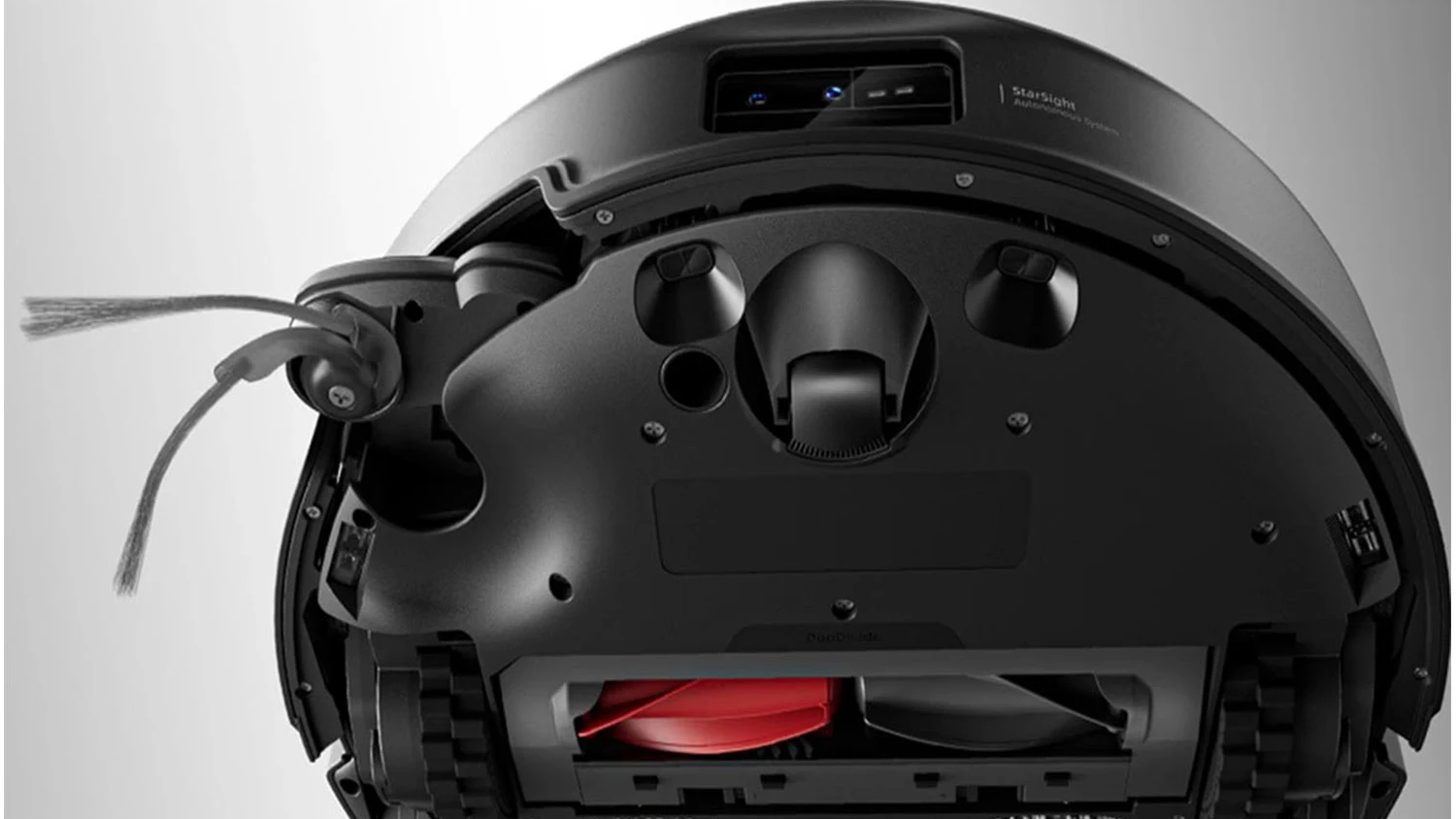 Spodn&iacute; strana robotick&eacute;ho vysavače Roborock Saros 20