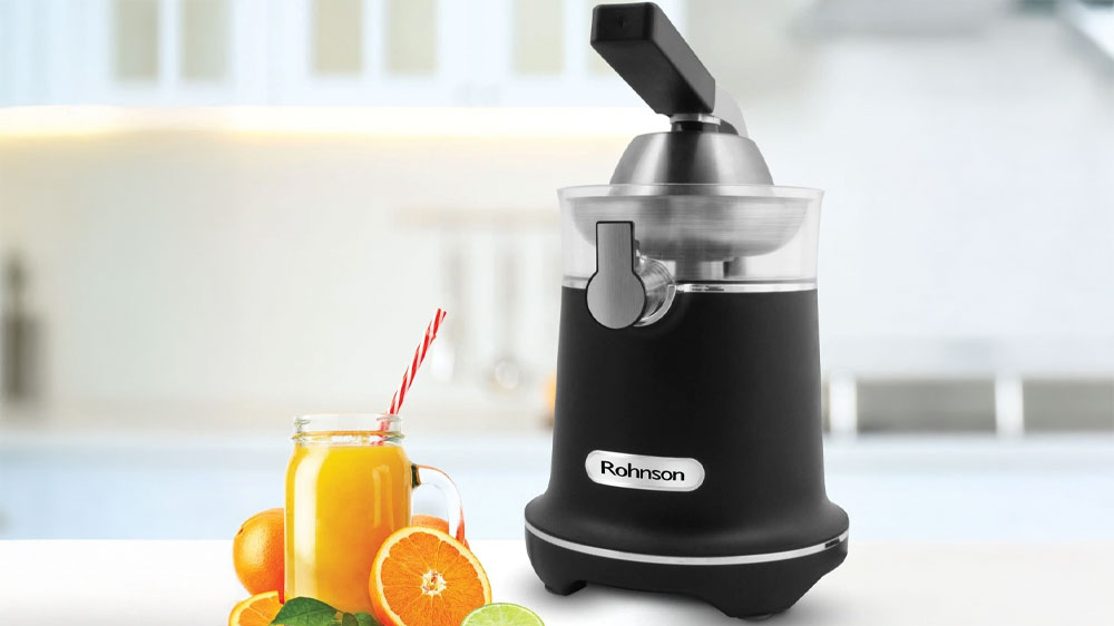 Lis na citrusy Rohnson R-465 a vedle sklenice džusu a ovoce_02