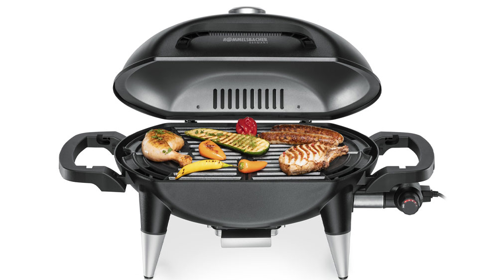 Pohled na připravované jídlo v elektrickém grilu Rommelsbacher BBQ 4100/S_03