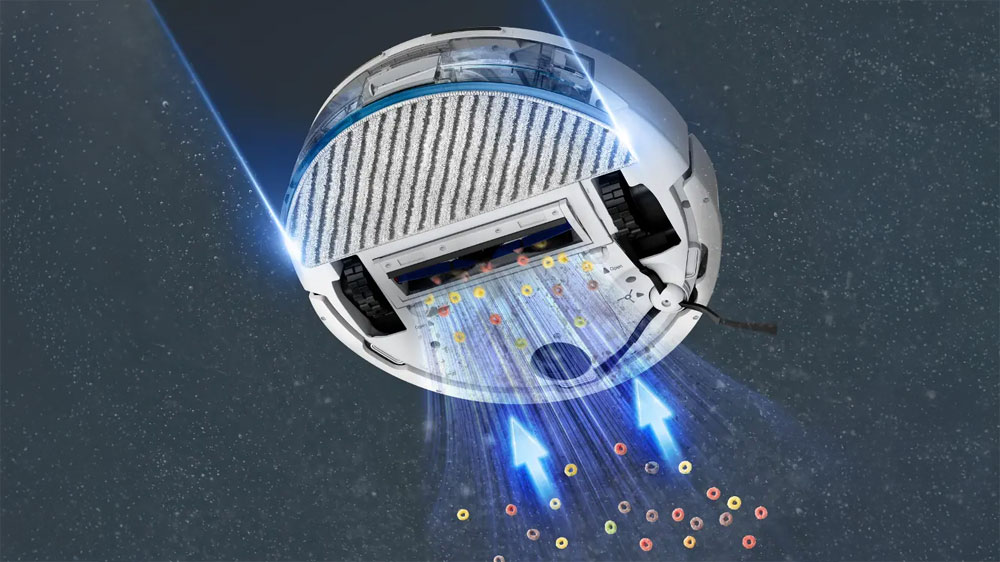 Robotický vysavač s mopem Rowenta RR8797WH při vysávání a vytírání pohledem zespodu_02