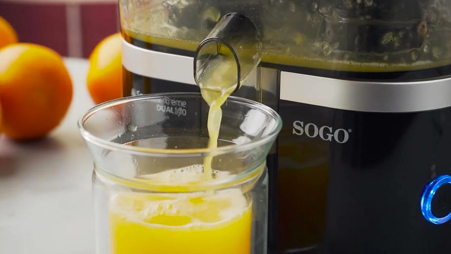 Čerstvá šťáva z lisu na citrusy SOGO SS-5299.