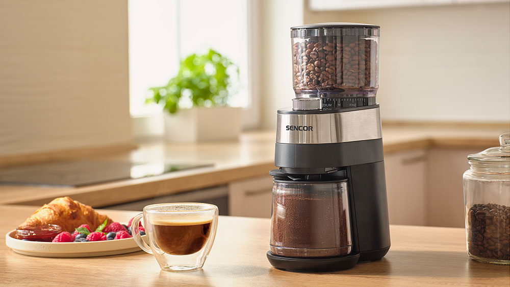 Doma namlet&aacute; k&aacute;va s elektrick&yacute;m ml&yacute;nkem