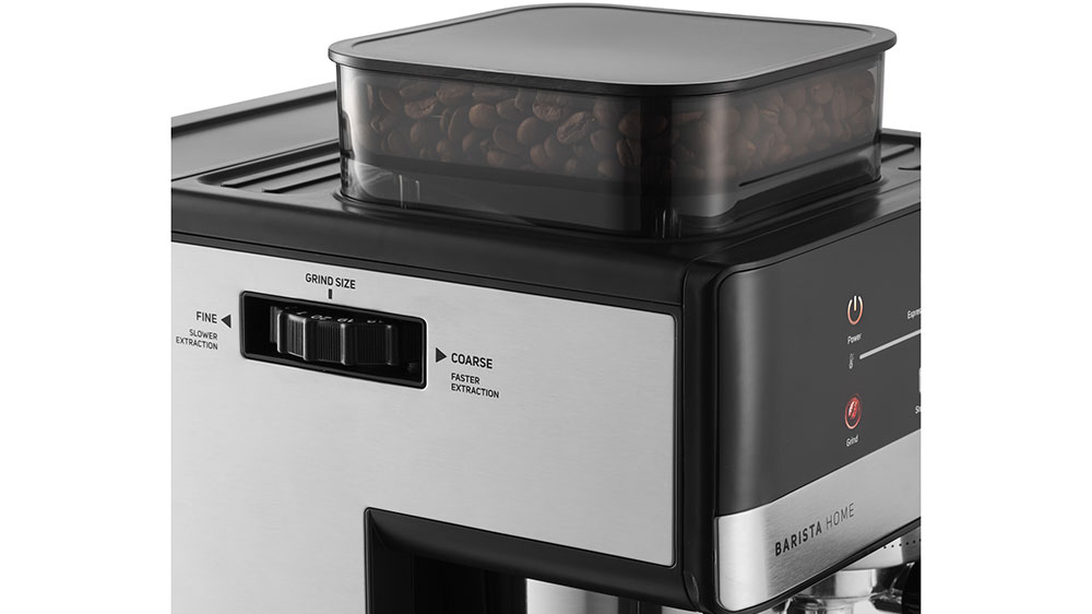 K&aacute;va z čerstvo namlet&yacute;ch zŕn