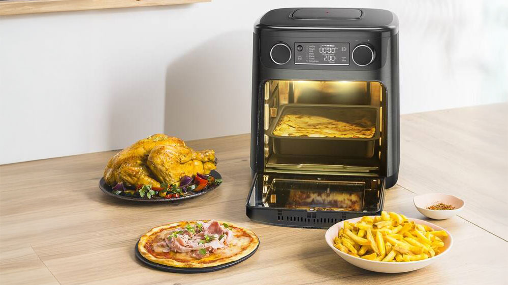 Horkovzdušná fritéza Tefal FW5558E0 s jídlem_04