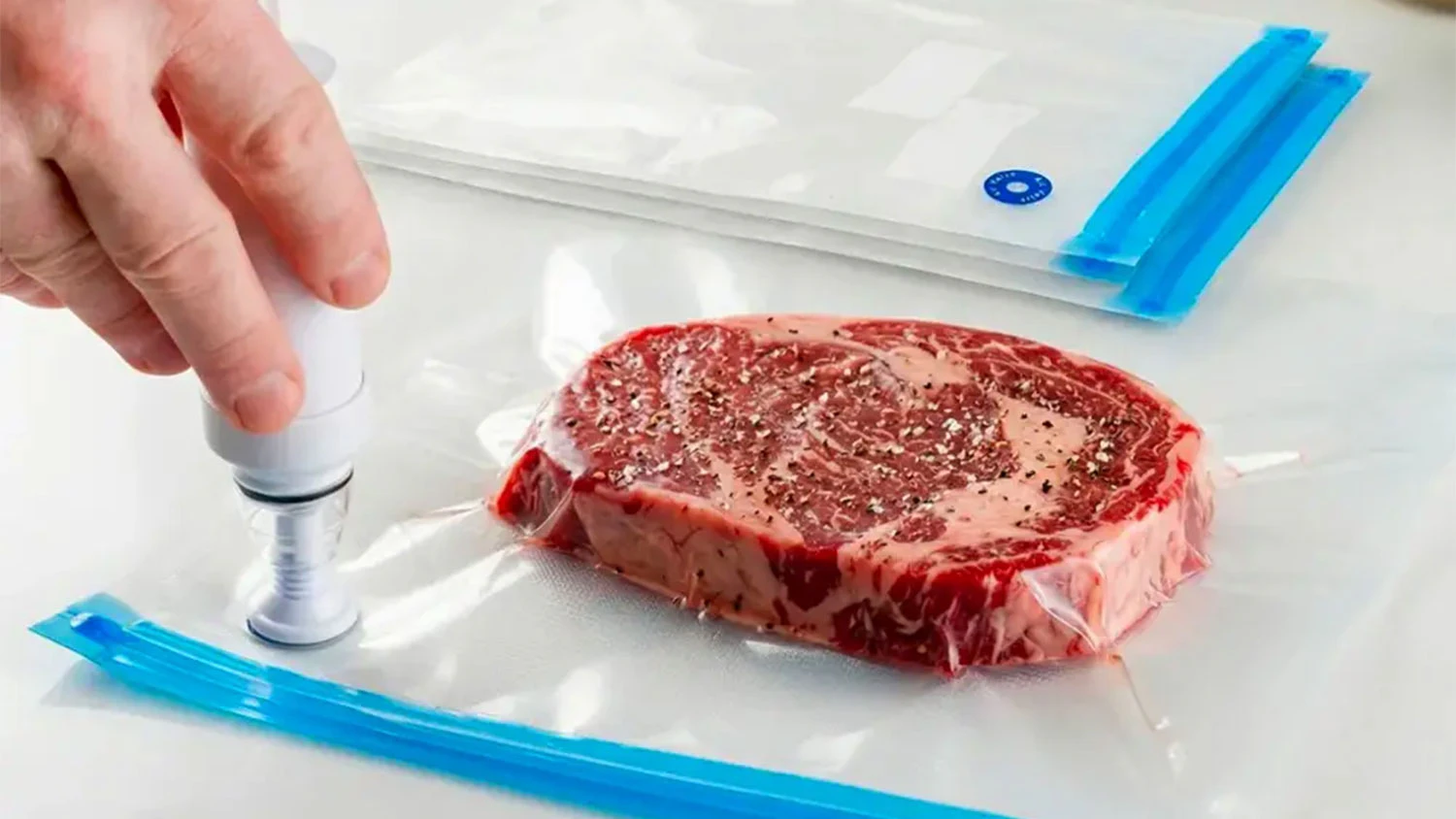 Vakuovací pumpa Sous-vide vařiče Tesla MD400 SousVide Stick