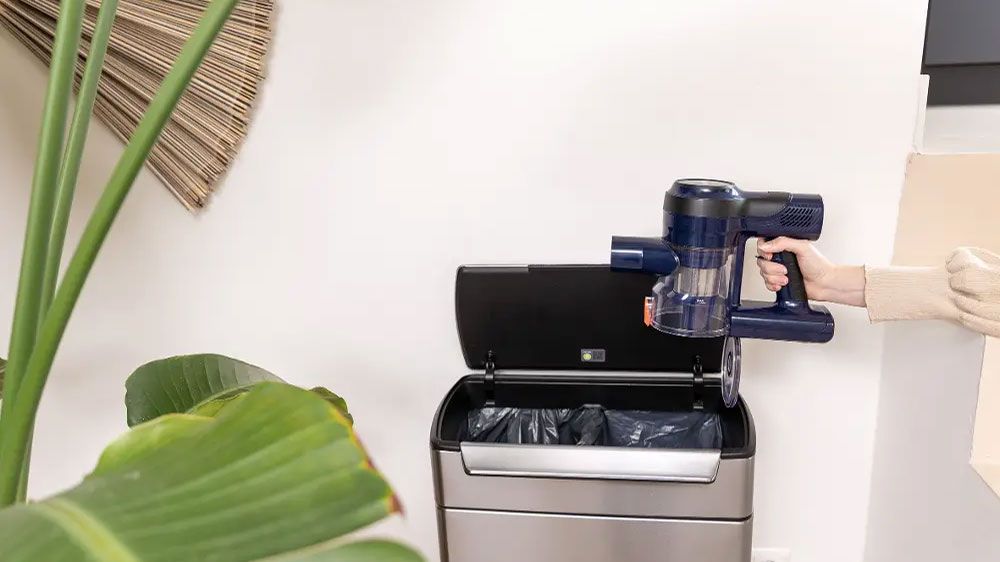 Tyčový vysavač 2 v 1 Tristar SZ-2360 s hygienickým vyprazdňováním koše_04