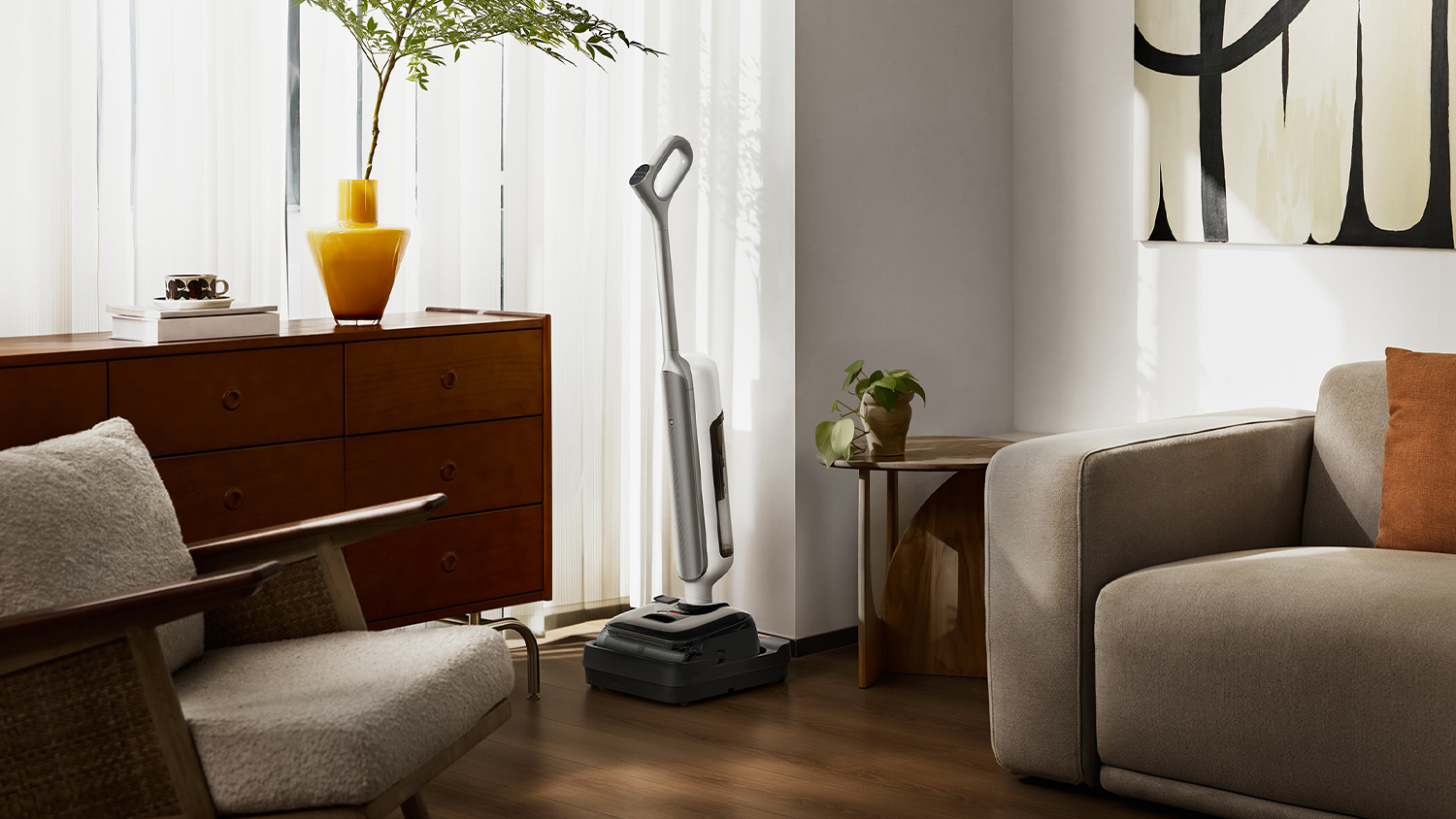 Tyčový vysavač s mopem Xiaomi Mijia Wireless Wet Dry Vacuum 5 Pro v místnosti