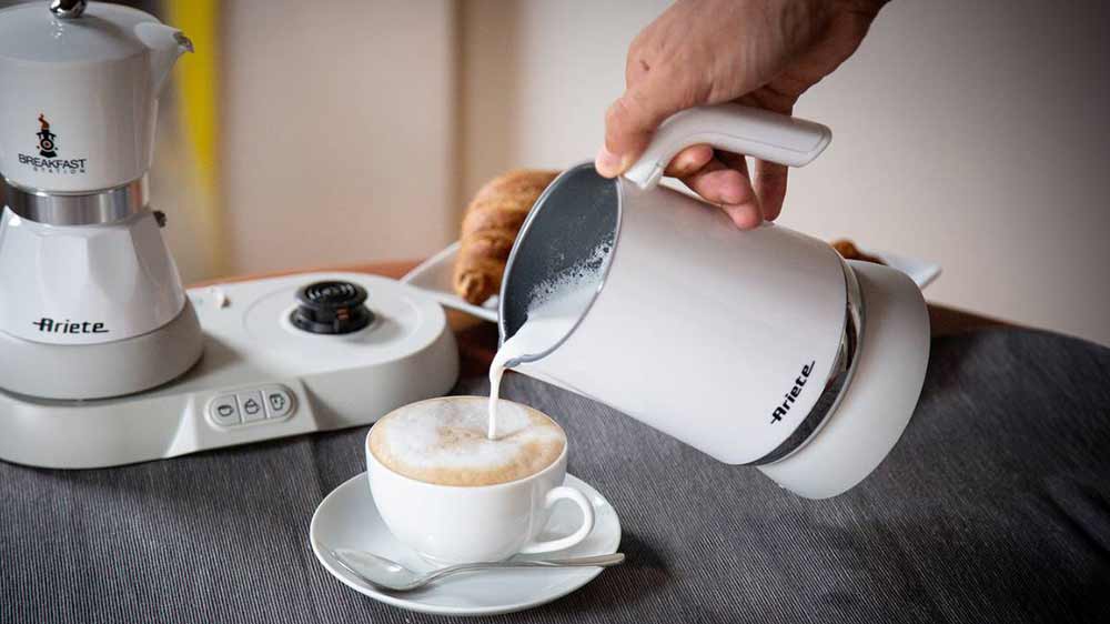 Příprava cappuccina se snídaňovou stanicí 3v1 Ariete Breakfast 1344_03