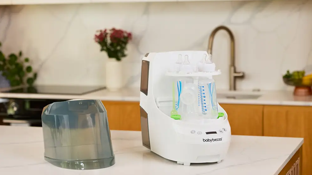 Sterilizátor na kuchyňské lince Baby Brezza bottle washer