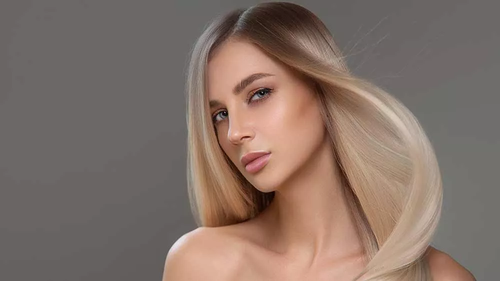 Dívka s volně rozpuštěnými vlasy_02