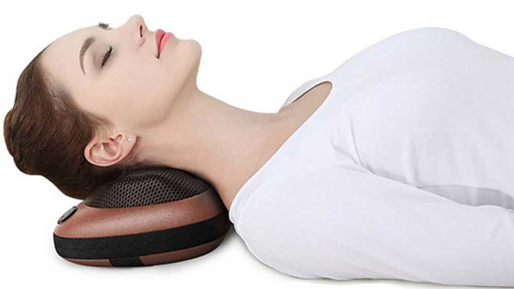 Mas&aacute;žn&iacute; pol&scaron;t&aacute;řek Beper 40501 pod hlavou ženy_02