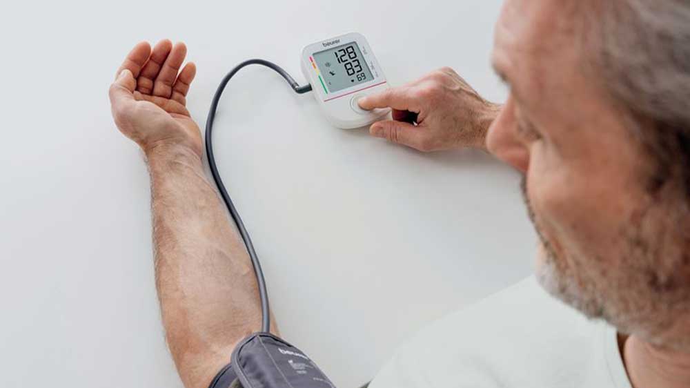 Tlakoměr Beurer BC 51 s velkým displejem_03